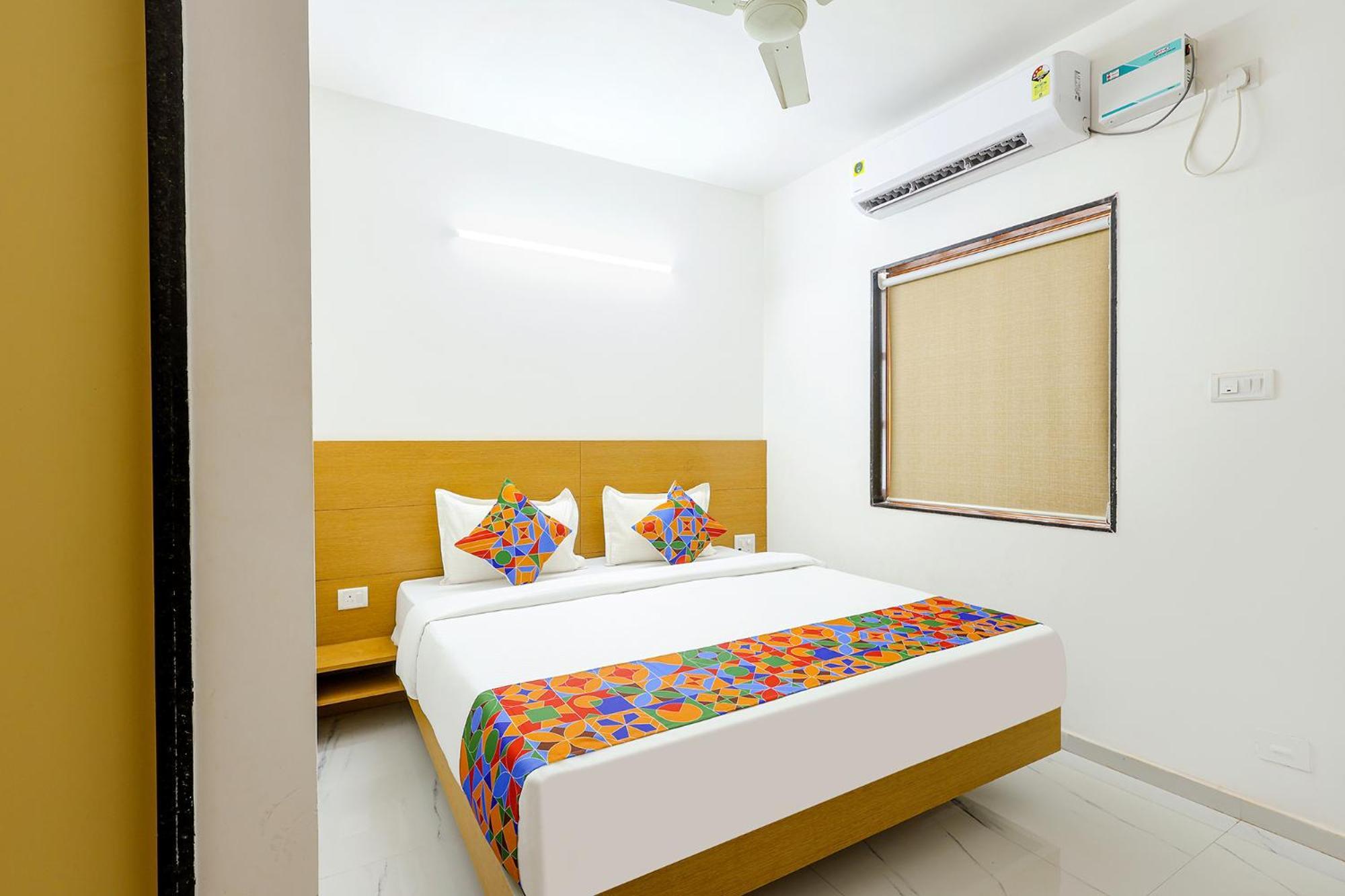 Hotel Fabexpress Pednekar Plaza Baga Exterior foto