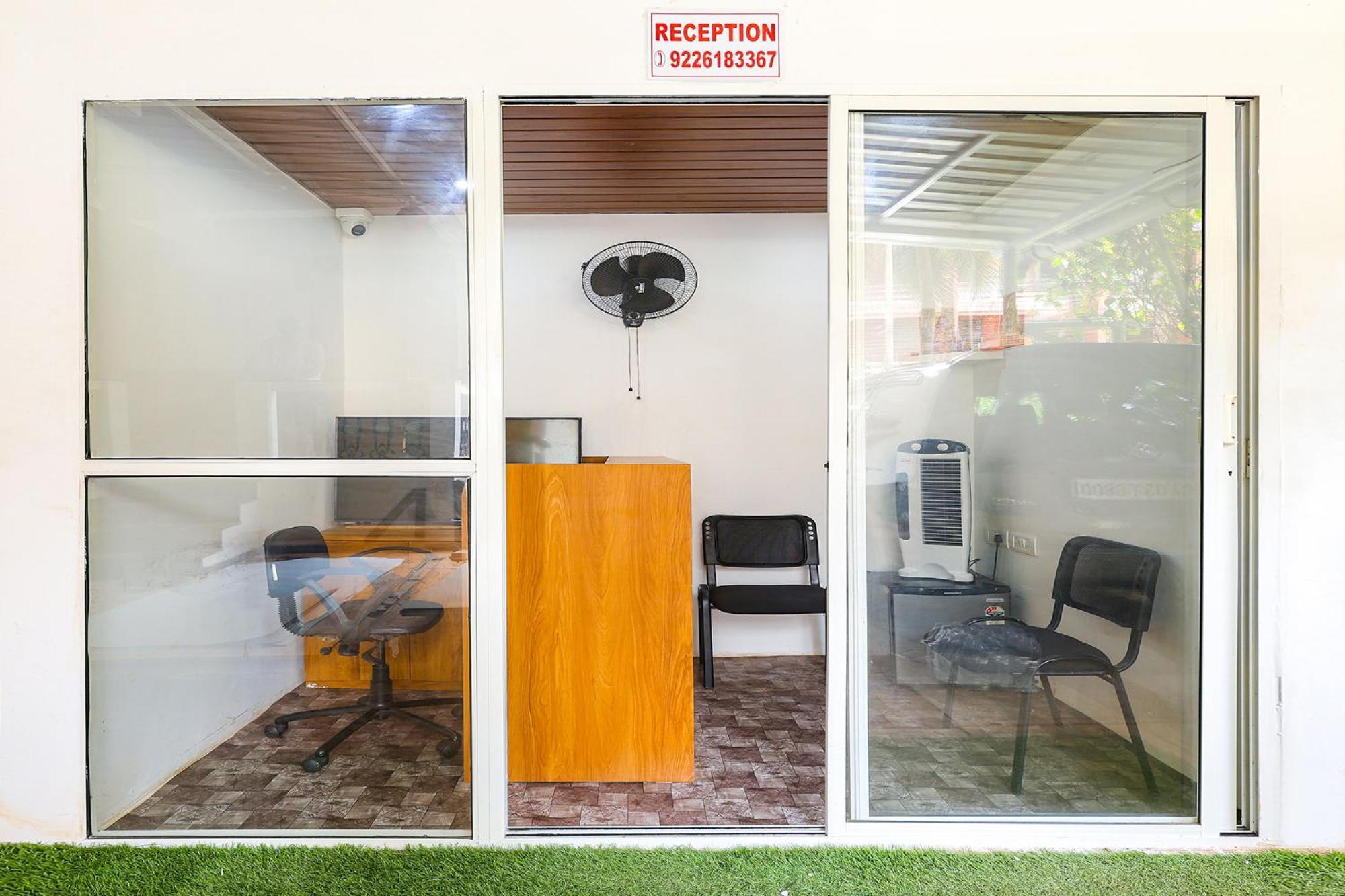Hotel Fabexpress Pednekar Plaza Baga Exterior foto