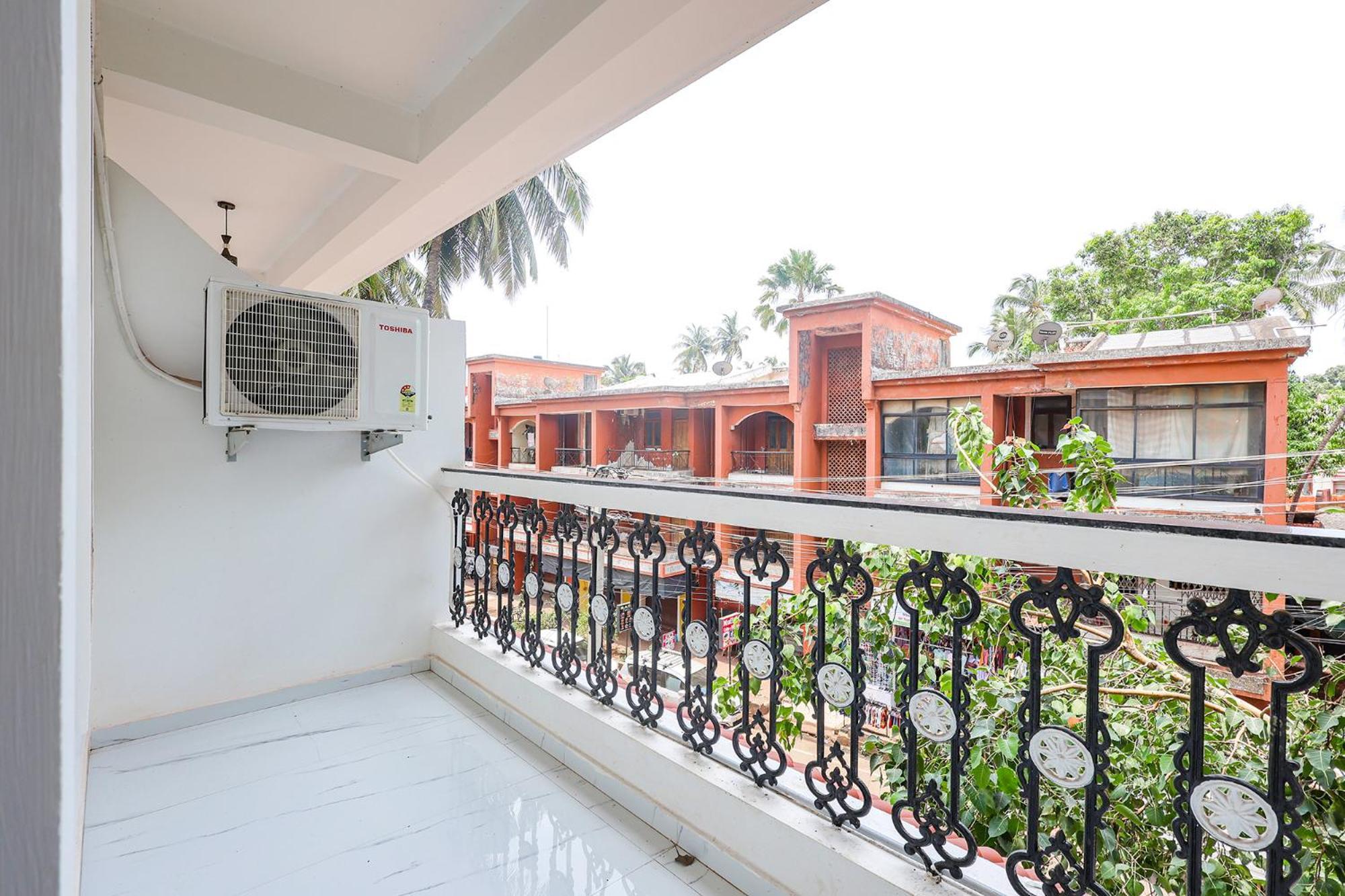 Hotel Fabexpress Pednekar Plaza Baga Exterior foto